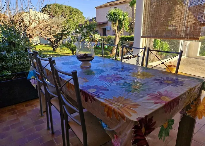 A Quelques Pas De La